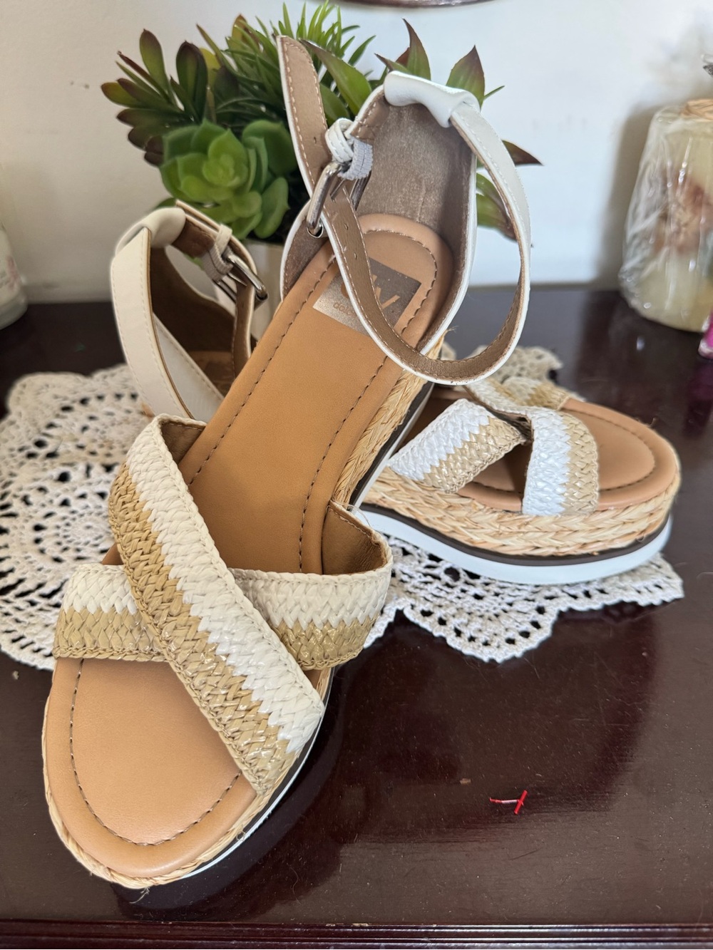 DV Dolce Vita
Women's Odell Crossband Flatform Espadrille Wedge Sandals